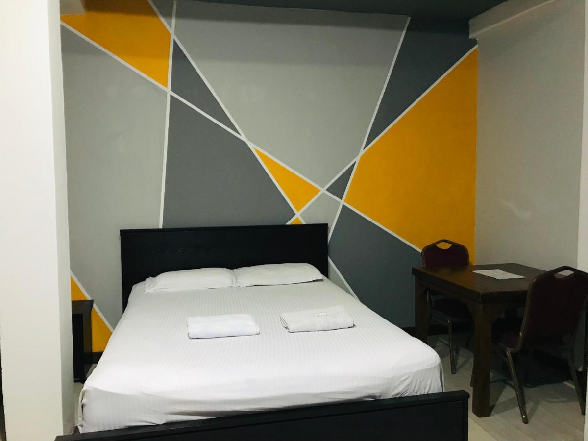 Alina Budget Hotel Kaduwela Exterior photo