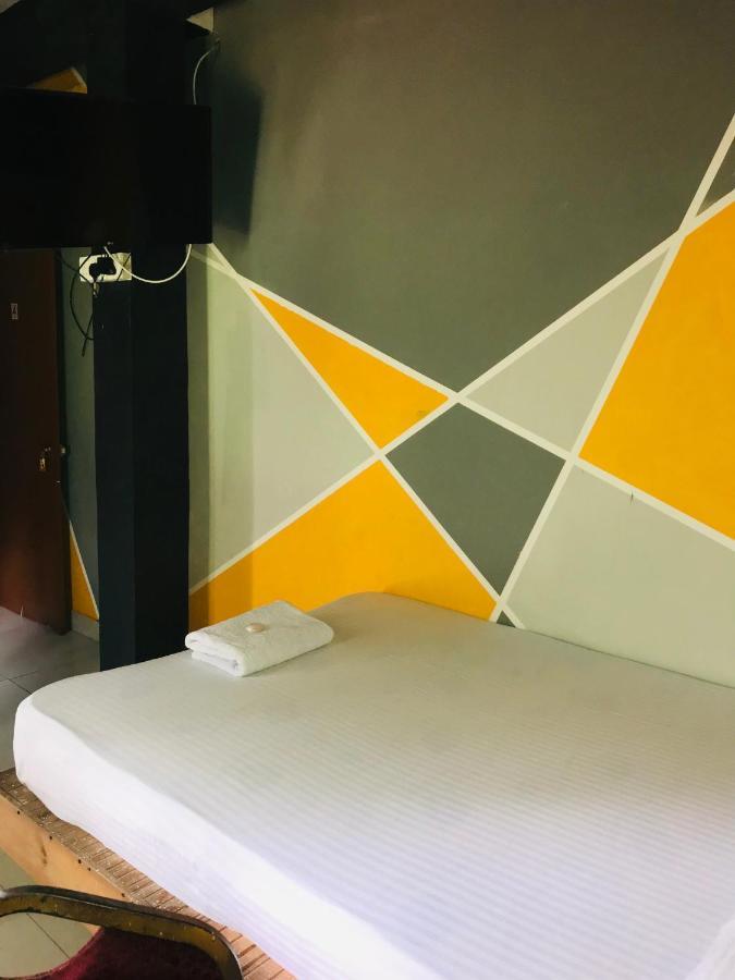 Alina Budget Hotel Kaduwela Exterior photo