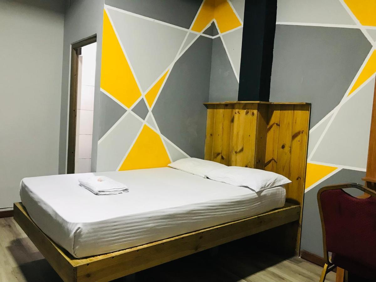 Alina Budget Hotel Kaduwela Exterior photo