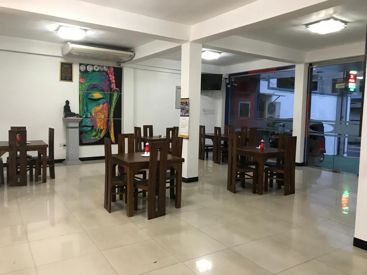Alina Budget Hotel Kaduwela Exterior photo